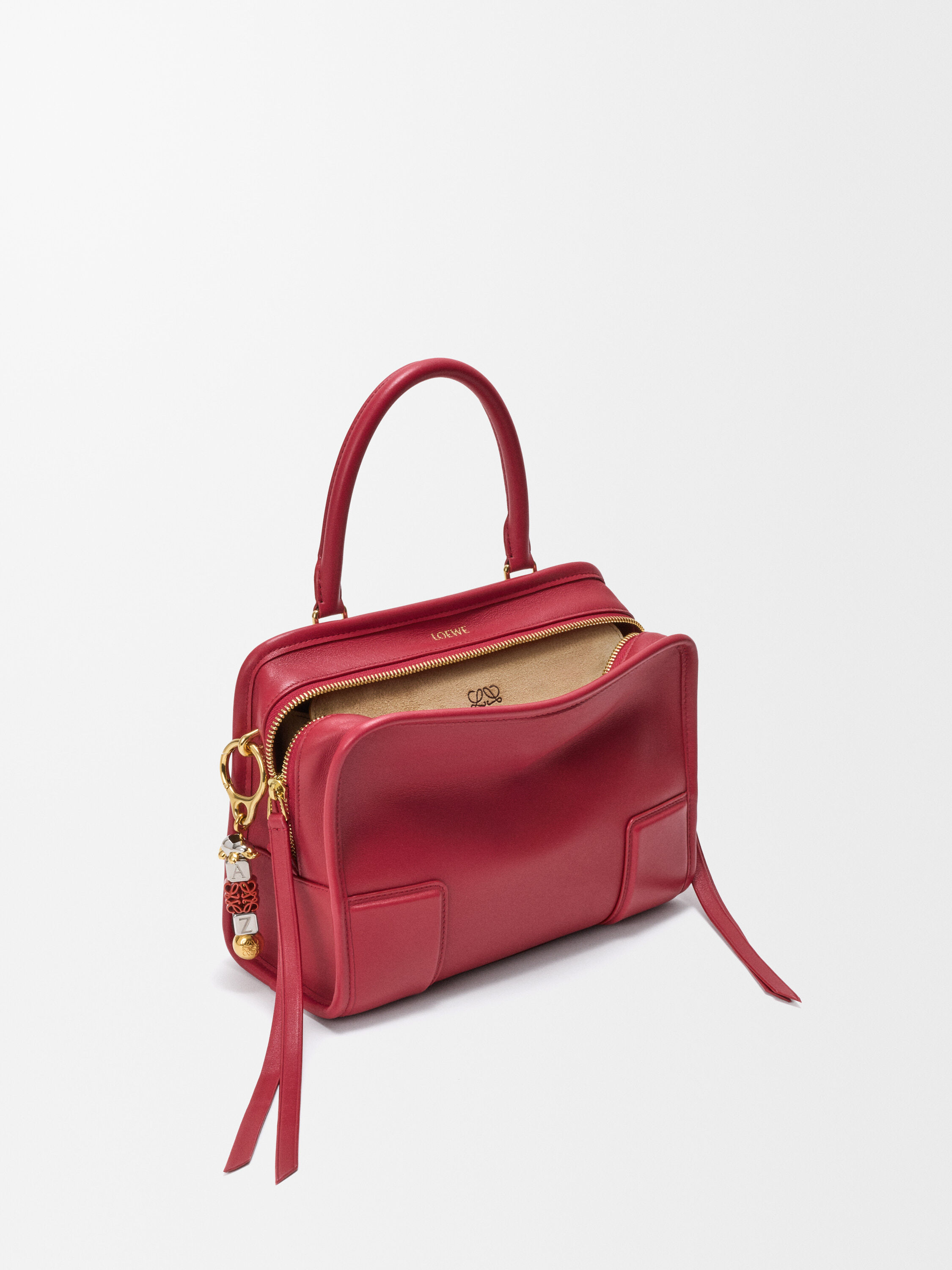 高級名入れバッグのギフトアイデア｜LOEWE - LOEWE